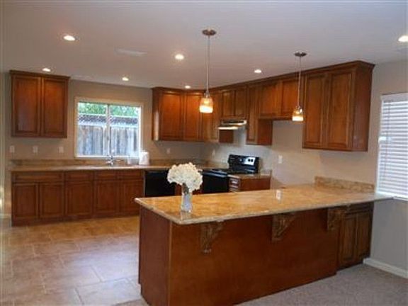2nd image of 2120 Tammi Ct
