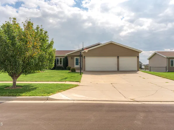 4725 E Calgary Ave, Bismarck, ND 58503