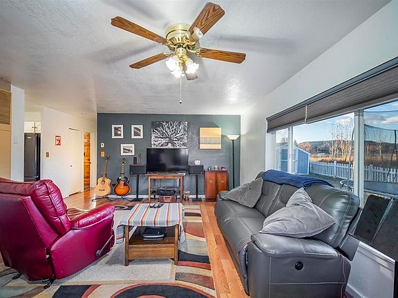 2nd image of 409 S Mesa Avenue