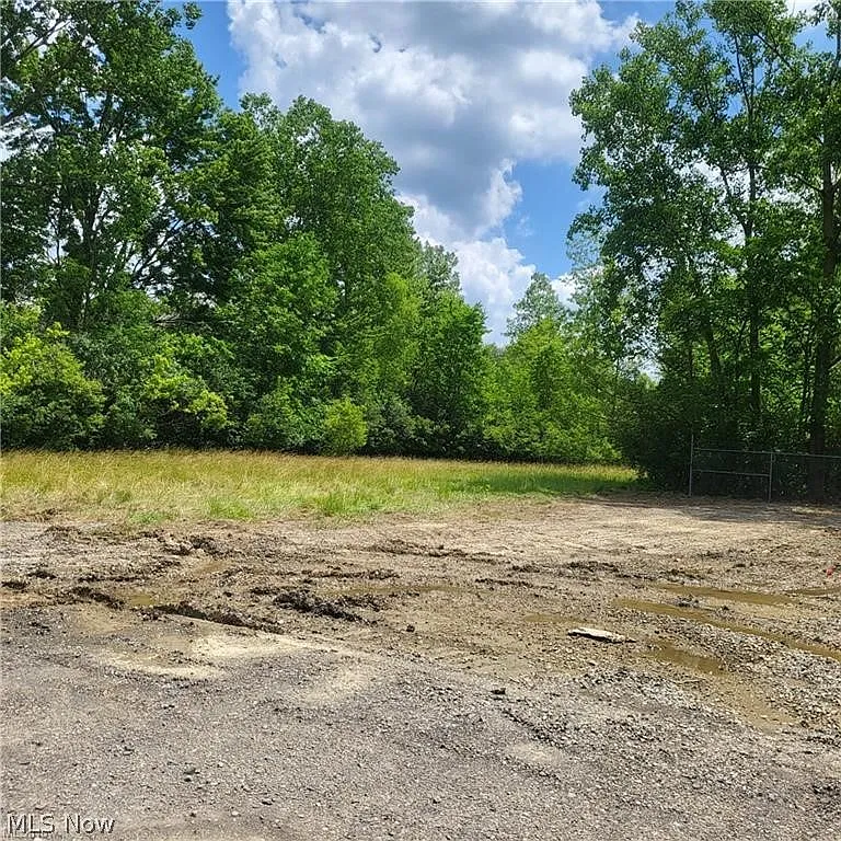 7475 S Dewey Rd photo 1