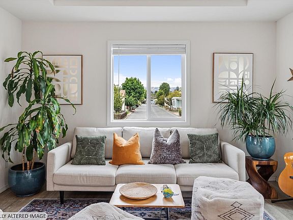 4th image of 300 Stony Point Road Road #425