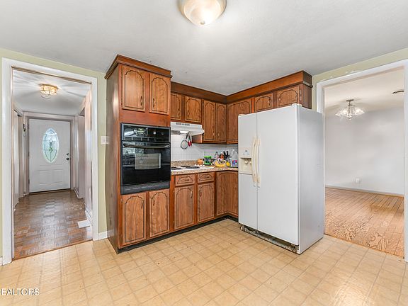 5th image of 4781 Dogwood Ln