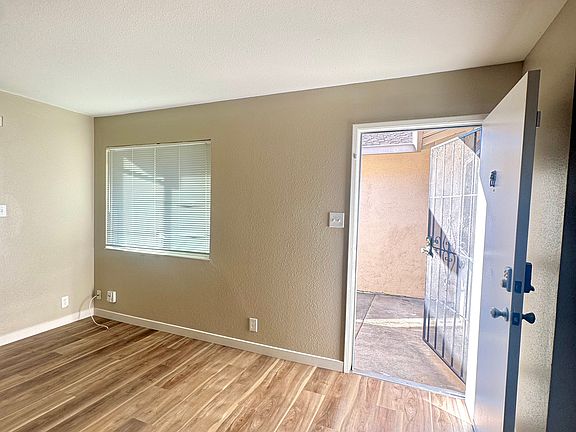 3rd image of 2221 Dogwood Way
