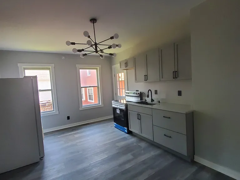 767 Rutger St #2 — Photo 4
