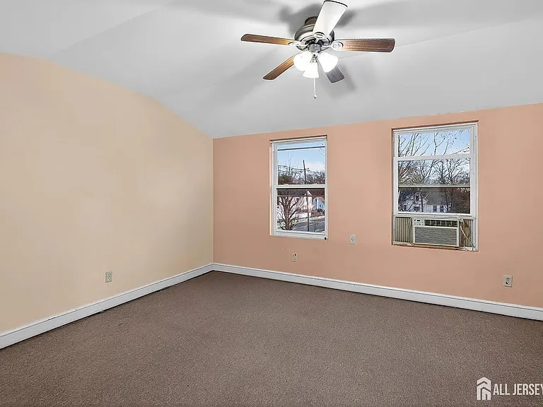 58 Brotherhood St — Photo 20