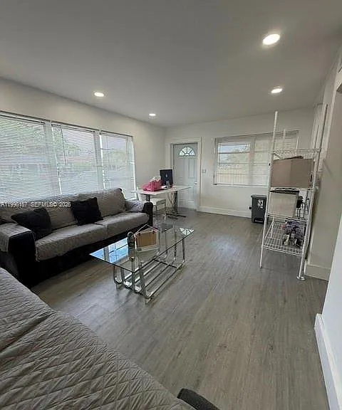 821 NE 6th St #2 — Photo 17