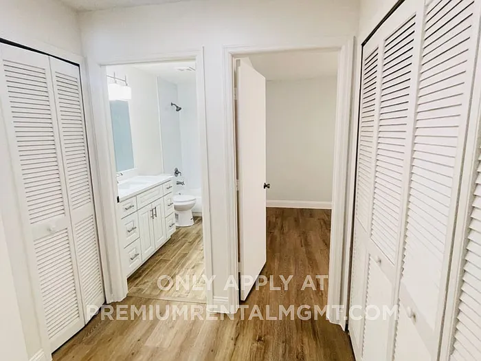 13403 Greenpointe Dr — Photo 26