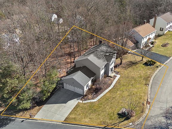 4th image of 2501 Foxwood Ln