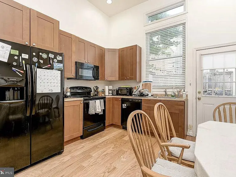 1019 S Streeper St — Photo 10