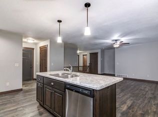 971 Daisy Ln, Eau Claire, WI 54703