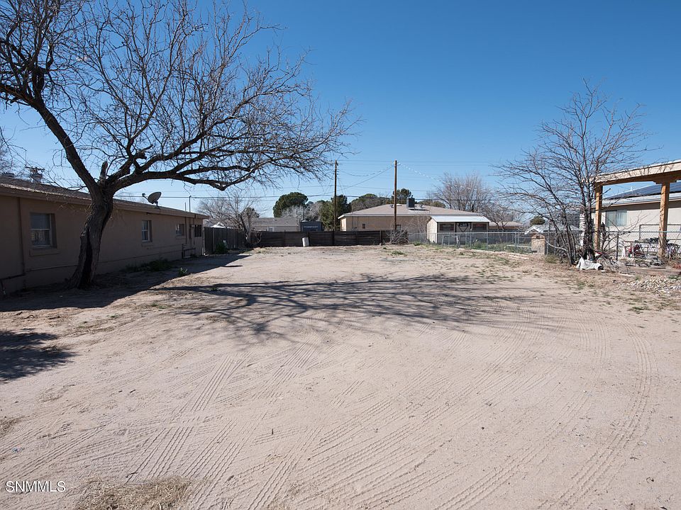 1st image of 810 S Espina St