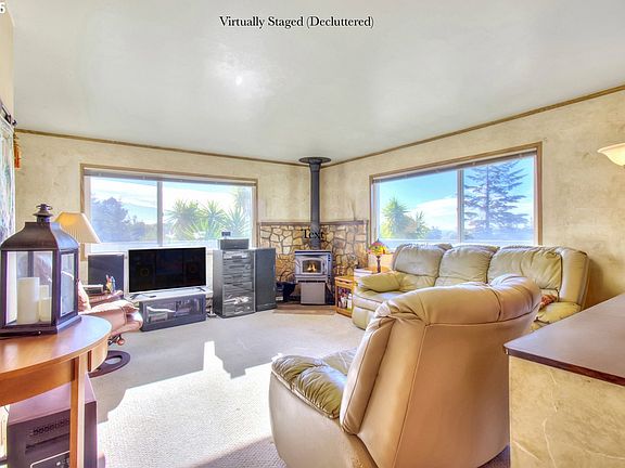 5th image of 16493 Lovell Ln