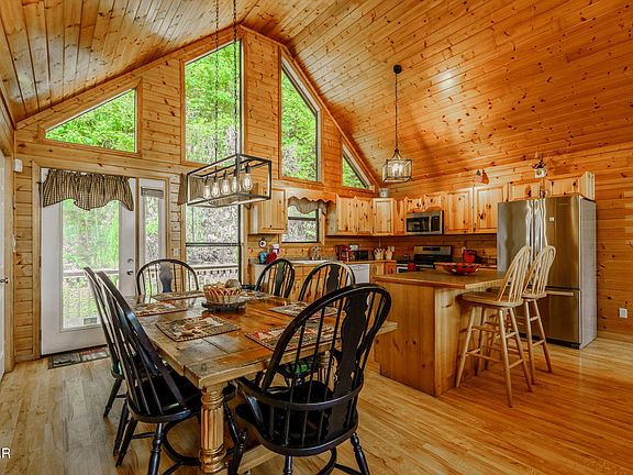 5th image of 2545 Schisandra Ln