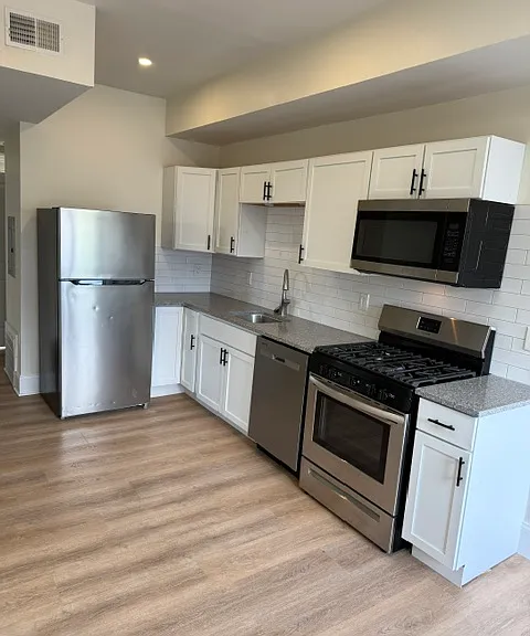 468 W Ferry St #3 — Photo 12