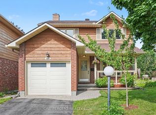 161 Beechfern Dr, Ottawa, ON K2S1E3