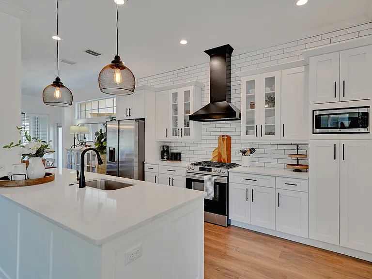403 Bow Ln — Photo 3