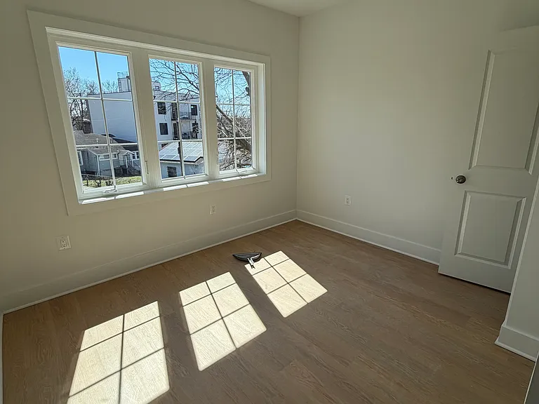1001 Douglas St NE #A — Photo 10