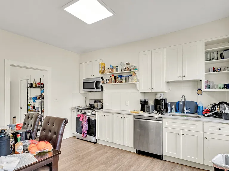 20 Ashford St #1A — Photo 11