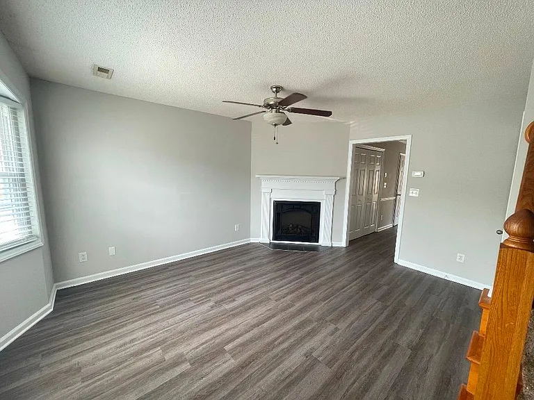 1217 Cross Creek Cir #E4 — Photo 2