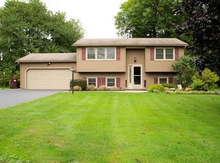 692 Flynn Rd, Rochester, NY 14612