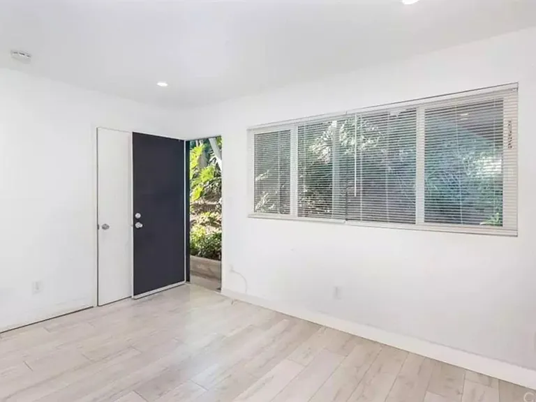 871 Park Ave — Photo 61