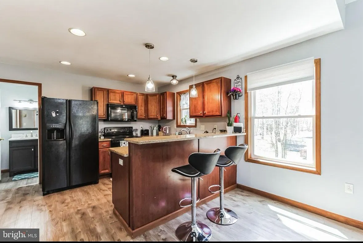 3138 Wintergreen Ln — Photo 4