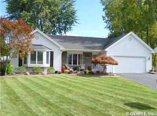 72 Webwood Cir, Rochester, NY 14626