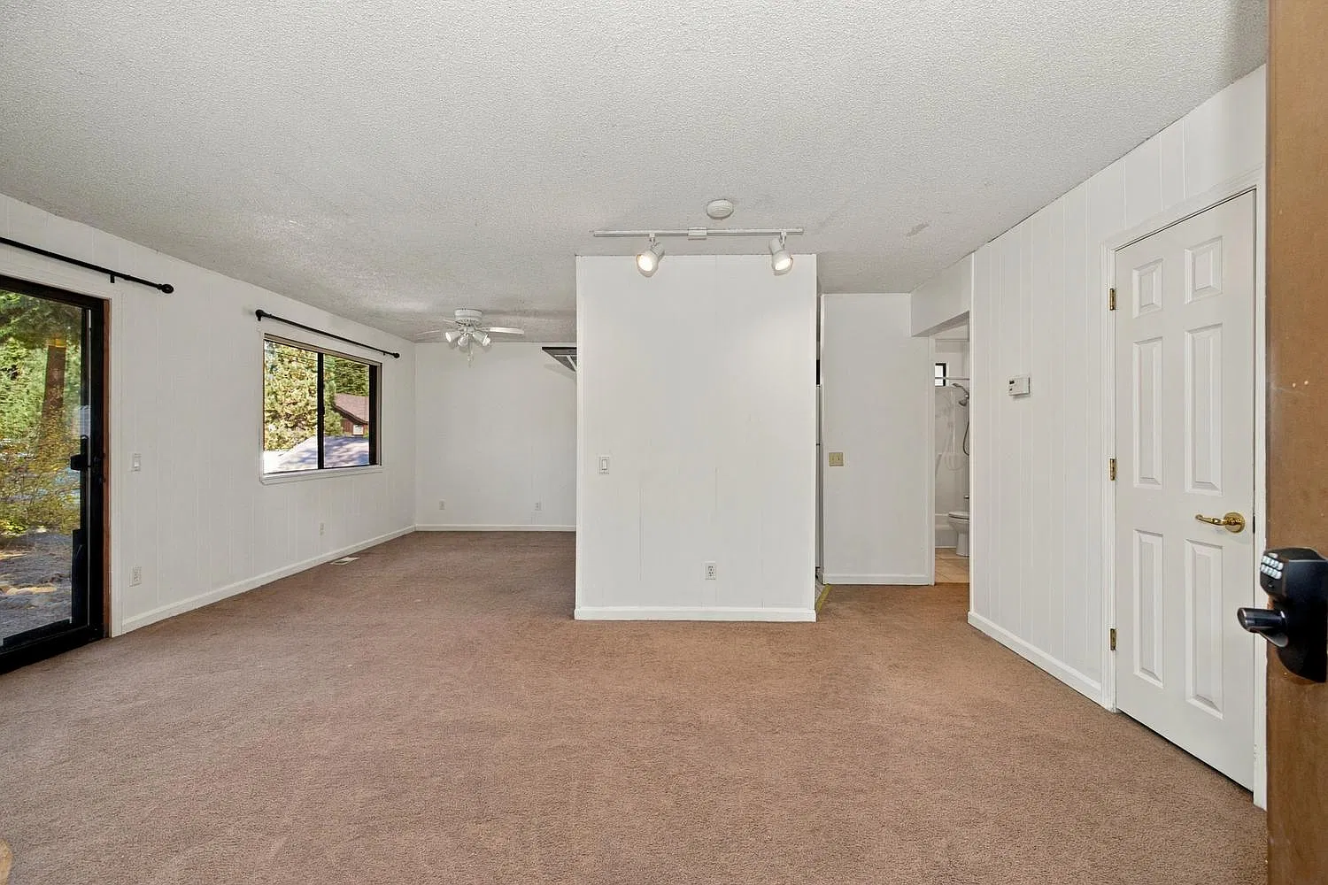 2 bed, 864 sqft, $2,795 — Photo 4