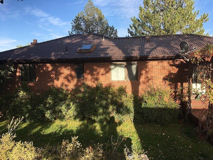 1st image of 105 10th Ave N