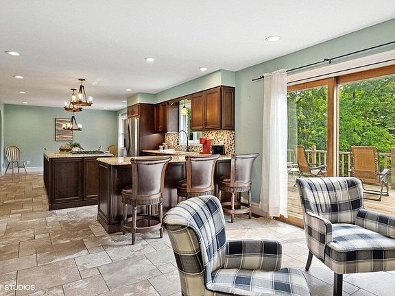 5th image of 4423 Terra Ln