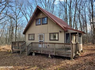 166 Lower Lakeview Dr, Hawley, PA 18428