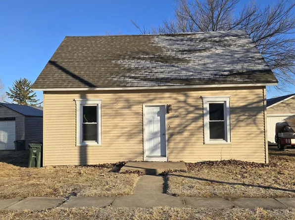 817 Valley St, Mediapolis, IA 52637