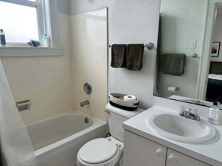 1010 Hi Pointe Pl #5 — Photo 17