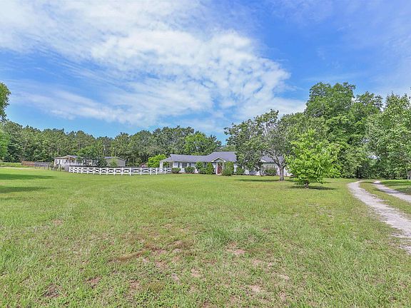 3rd image of 1830 Spring Hill Rd