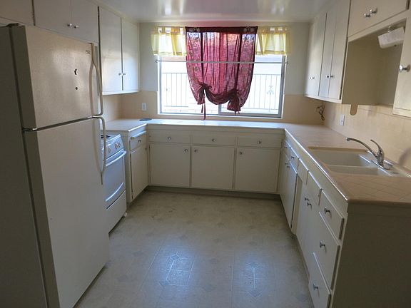 5th image of 11465 Iris St