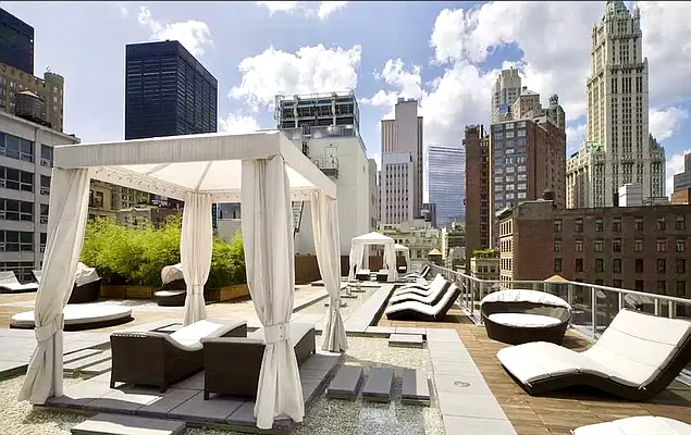 Sold by Coldwell Banker Warburg | media 31