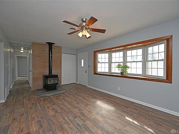 5th image of 2433 Bingham Ave
