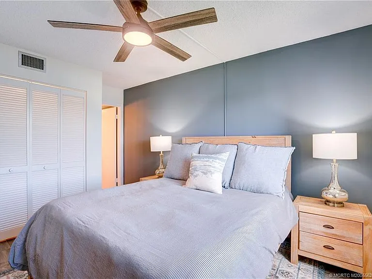 5601 NE Gulfstream Way — Photo 33