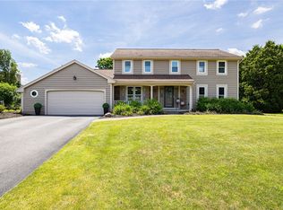 346 Willowood Dr, Rochester, NY 14612