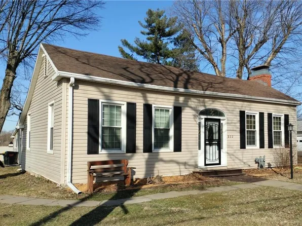 602 S 1st St, Savannah, MO 64485