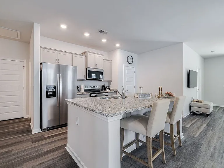 151 Holloway Hl — Photo 8