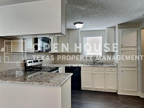 5th image of 1005 Flower Dr