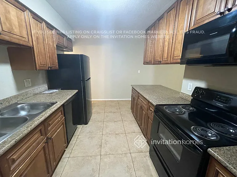 823 W 17th Pl — Photo 6