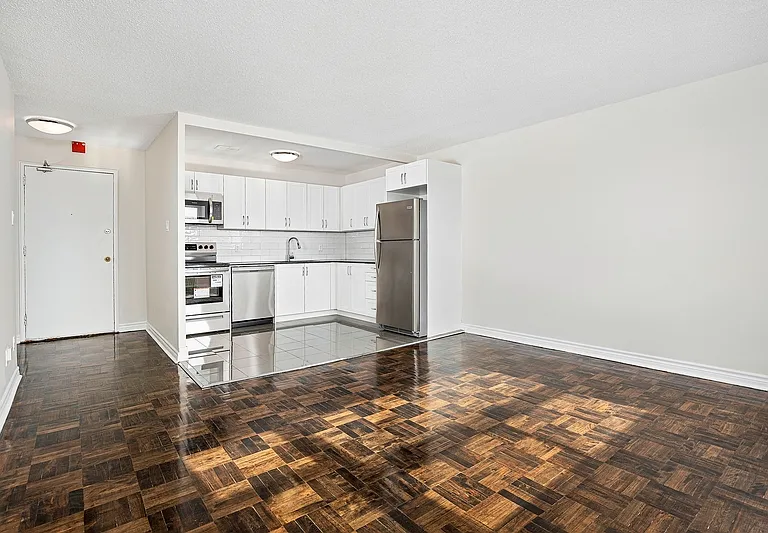 3111 Eglinton Ave E — Photo 10