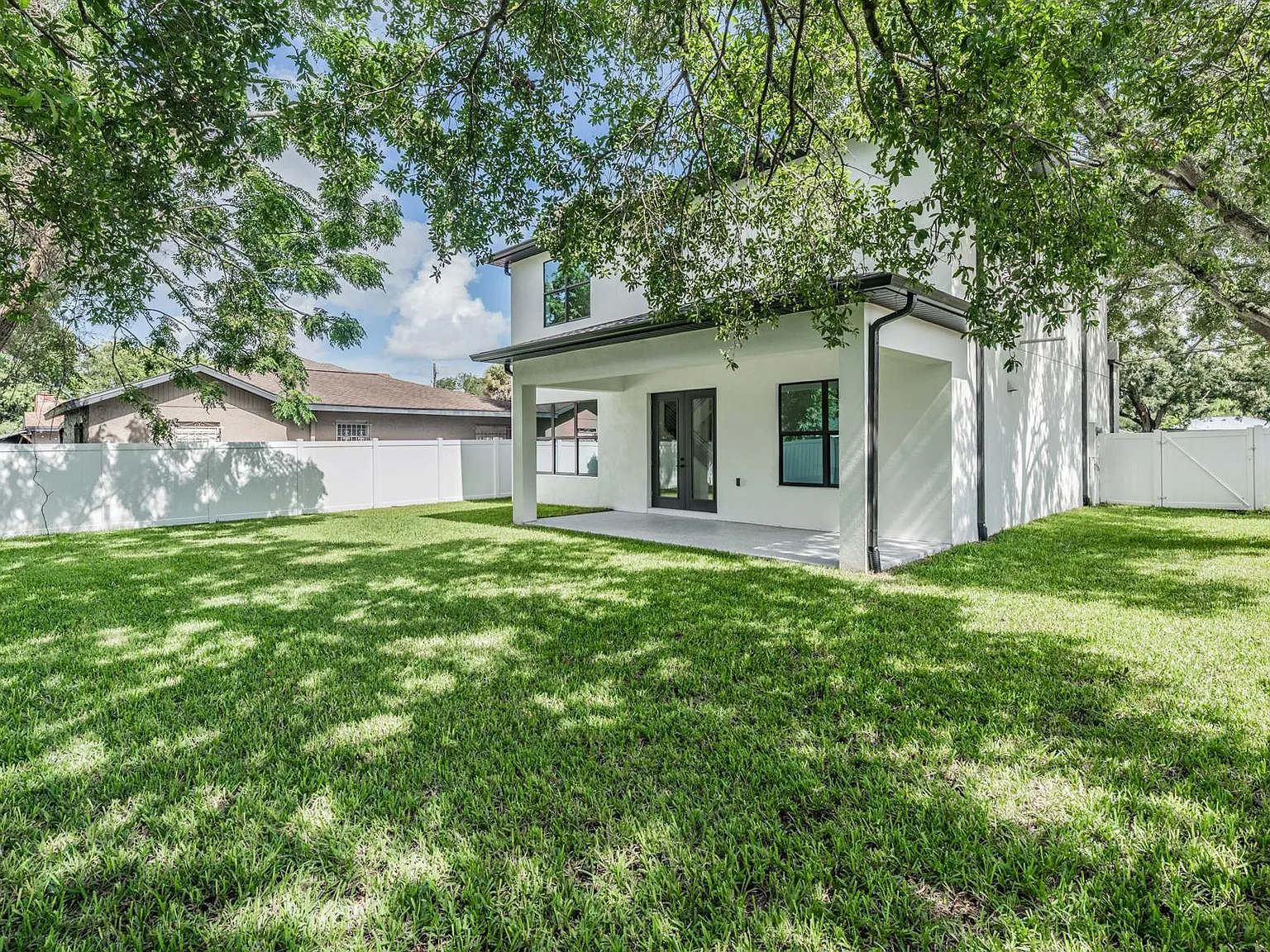 4 bed, 2362 sqft, $6,100 — Photo 4