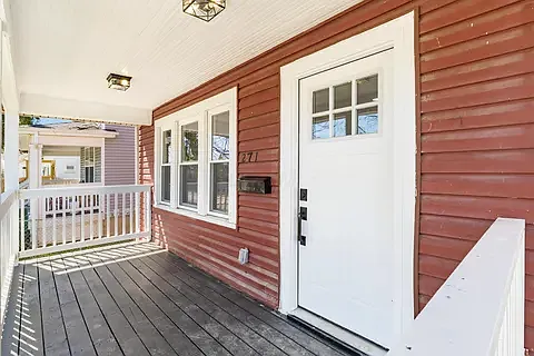 271 S Terrace Ave — Photo 3