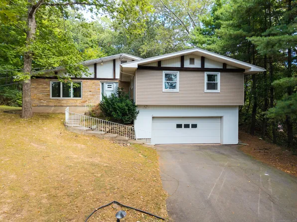 242 Cedarwood Lane, Newington, CT 06111