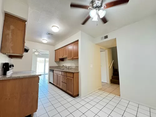 Move In Special! Half Off First Months Rent! Available Now! 3 Bedroom 2 Bathroom Apartment In Cat... Photo 1