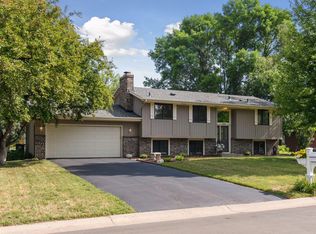 17300 Barberry Cir, Eden Prairie, MN 55346