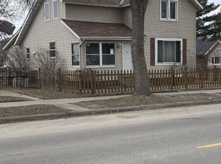 853 E 8th St, Winona, MN 55987